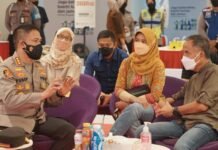 Guna menekan penyebaran Covid 19 khususnya varian Omicron yang kian mewabah, Kapolri mengadakan Akselerasi Vaksinasi Massal Lanjutan