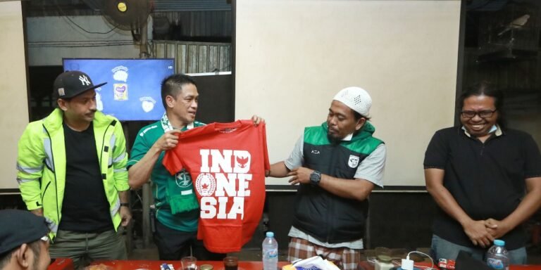 Cintanya Kombes Pol Yusep Pada Persebaya Surabaya itu Takdir Cintanya Kombes Pol Yusep Pada Persebaya Surabaya itu Takdir