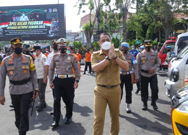 Kasat Lantas Polrestabes Surabaya Ikuti Apel Gelar Pasukan Ops Ketupat Semeru 2022 Kasat Lantas Polrestabes Surabaya Ikuti Apel Gelar Pasukan Ops Ketupat Semeru 2022