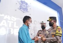 Inovasi SIM Cak Babhin, Kasat Lantas Surabaya Terima Apresiasi Dari Kapolrestabes Surabaya