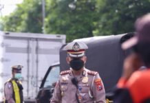 AKBP Teddy Chandra, Kasat Lantas Polrestabes Surabaya Pimpin PAM Lalu Lintas saat Aksi Unras May Day 2022