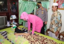 Polres Tanah Laut Meriahkan HUT Bhayangkara Dengan Bhakti Sosial Religi