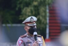 Kasat Lantas Polrestabes Surabaya Berikan Arahan Polantas Surabaya Tetap Humanis dalam Jalankan Tugas