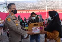 Gebrakan Polres Bondowoso Sambut HUT Bhayangkara Dengan Khitan, Vaksinasi Dan Pengobatan Massal