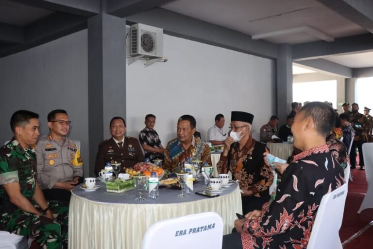 Kapolres Bondowowo Hadiri Hari Adhyaksa ke 62 di Kantor Kejari Bondowoso Kapolres Bondowowo Hadiri Hari Adhyaksa ke 62 di Kantor Kejari Bondowoso