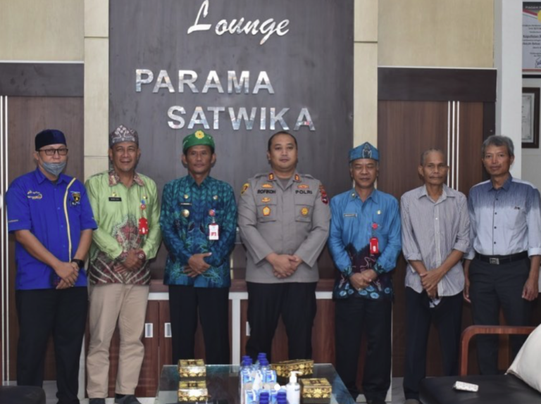 Kapolres Tanah Laut Tanda Tangan Kesepakatan Bersama Terkait Dukungan Penyaluran BBM Untuk Nelayan