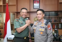 Kapolrestabes Surabaya dan Danrem 084 / Bhaskara Jaya Berkomitmen Siap Menjaga Keamanan dan Ketertiban Kota Surabaya
