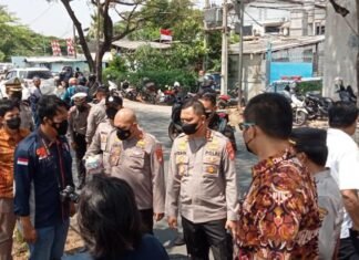 Penemuan Mayat Mr X di Kali Cadas Didalam Box Kontainer Plastik dengan Kaki Terikat