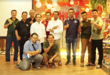 Komunitas Blogger Polri Acungi Jempol Warga GPA Rungkut Saat Rayakan HUT RI Ke 77