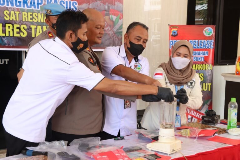 Sat Resnarkoba Polres Tanah Laut Press Release Ungkap Kasus Narkoba Dan Pemusnahan Barang Bukti Narkoba