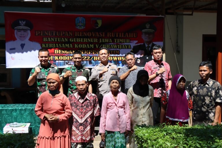 Kapolres Bondowoso Hadiri Penutupan Renovasi Rumah Tidak Layak Huni Kapolres Bondowoso Hadiri Penutupan Renovasi Rumah Tidak Layak Huni