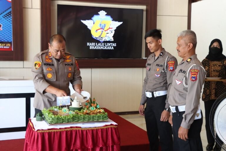 Kapolres Tanah Laut Pimpin Syukuran Hari Lalu Lintas Bhayangkara Ke 67