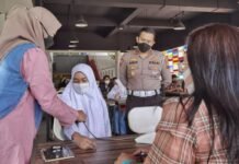 Cak Tejo Satlantas Polrestabes Surabaya Kali ini Goes To School