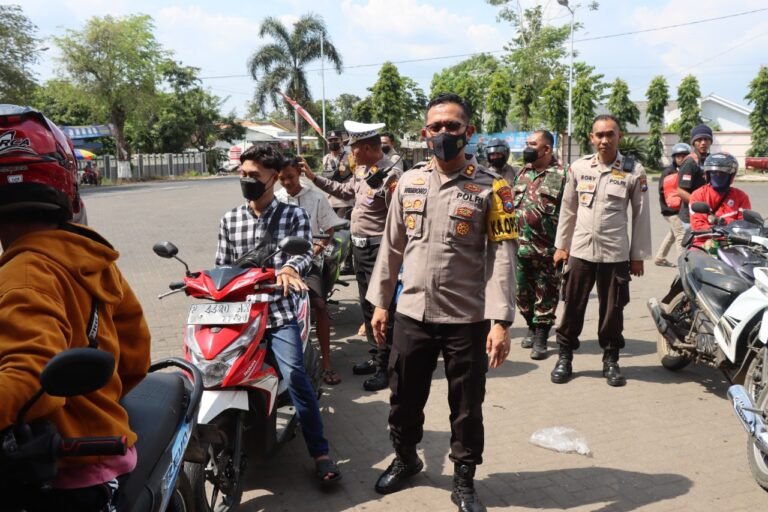 Adanya Kenaikan BBM Masyarakat Bondowoso Anggap Sudah Biasa tidak panic buying
