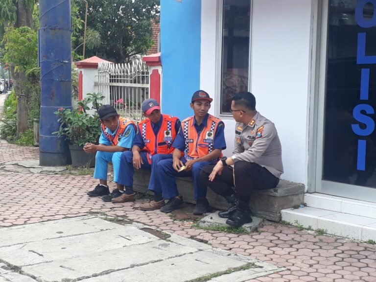 Begini Wujud Kedekatan Kapolres Bondowoso Dengan Para Jukir Sangat Mengapresiasi