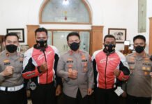 Viral, Sabar Hadapi Emak-Emak yang Marah di Jalan, 2 Anggota Polrestabes Surabaya Dapat Reward dari Kapolda Jatim