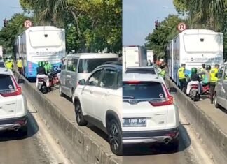 Aksi Polisi ini Viral Gegara Punya Trik Sendiri Untuk Tilang Pelanggar Motor