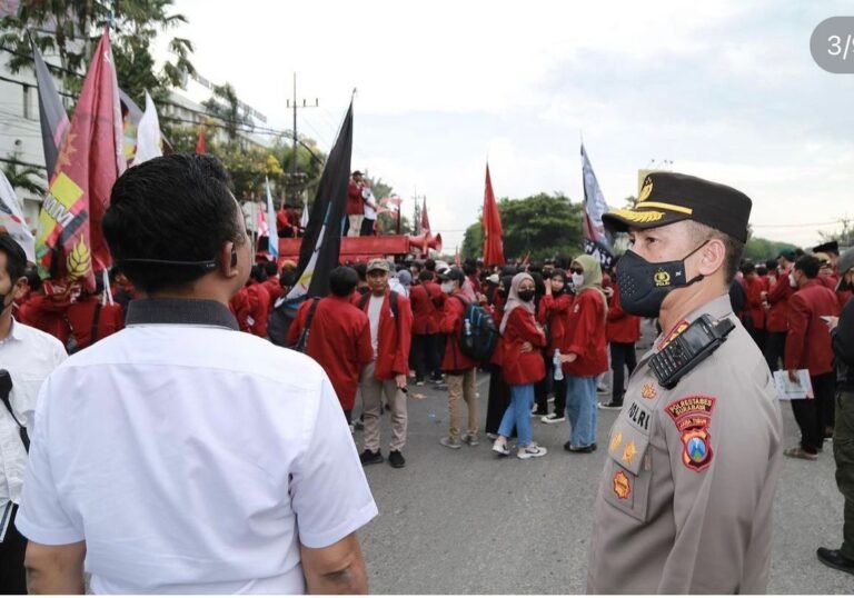 Kapolrestabes Surabaya : Alhamdulillah Unras Kenaikan BBM Di Surabaya Kondusif