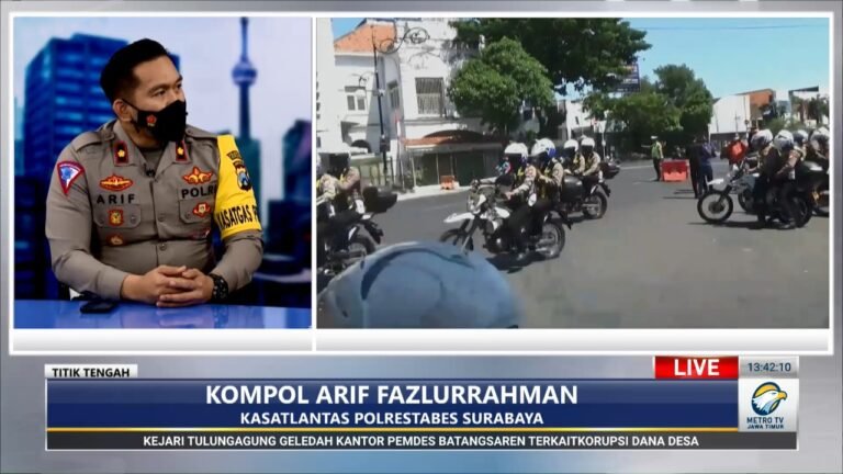 Kasat Lantas Polrestabes Surabaya Mengikuti Live Dialog Implementasi ETLE Mobile di Metro TV