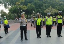 Kasat Lantas Polrestabes Surabaya Ikuti Apel Pagi dan Pemberian Apresiasi kepada Anggota Berprestasi