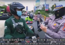 Kaos Tertib Itu Keren Jadi Rebutan Pengendara Motor Di Surabaya