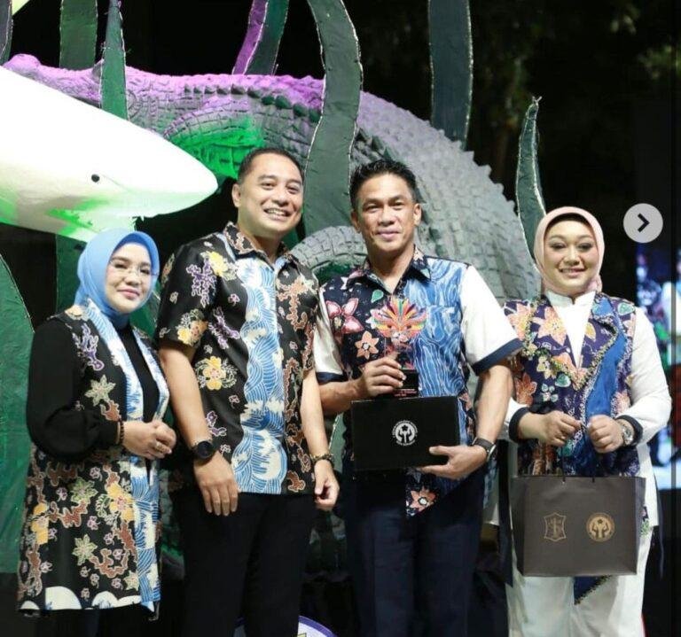 Walikota Surabaya Bersama Kapolrestabes Hadir Di Semarak Karnaval Di Tunjungan, Walikota Surabaya Bersama Kapolrestabes Hadir Di Semarak Karnaval Di Tunjungan,