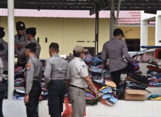 Polres Bondowoso galang bantuan sembako dan pakaian layak pakai untuk korban gempa Cianjur