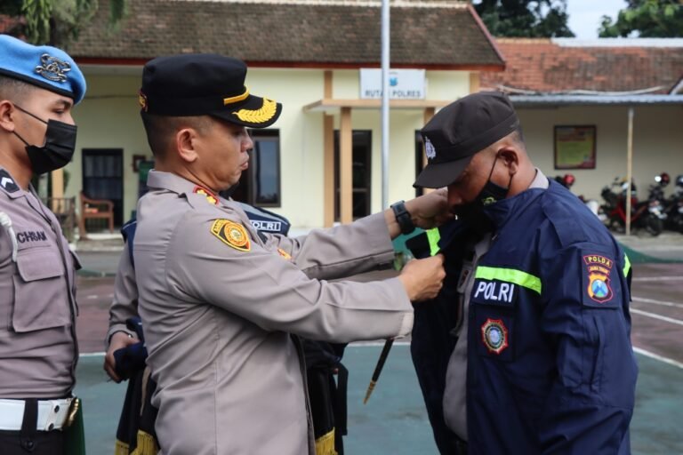Kapolres Bondowoso Pimpin Lansung Apel bhabinkamtibmas Kapolres Bondowoso Pimpin Lansung Apel bhabinkamtibmas