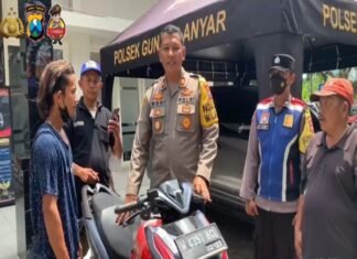 Respon Cepat Kapolsek Gunung Anyar Temukan Sepeda Motor Warga Dikabarkan Hilang