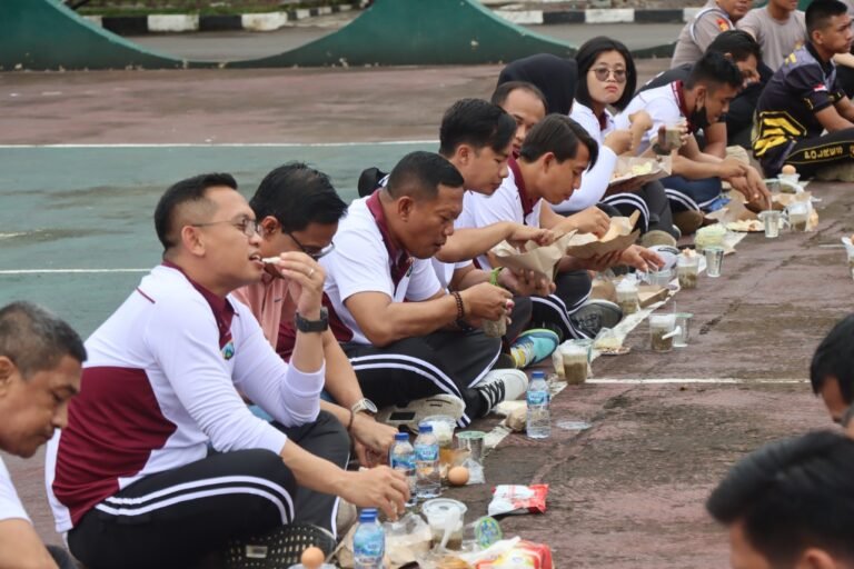 Cara Jitu Kapolres Bondowoso Ciptakan Semangat Dan Jalin Keakraban Sesama Anggota Cara Jitu Kapolres Bondowoso Ciptakan Semangat Dan Jalin Keakraban Sesama Anggota