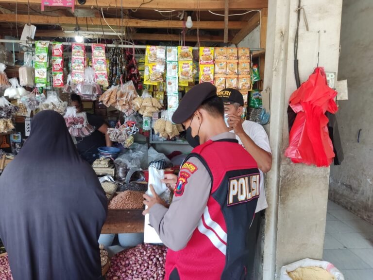 Tingkatkan Kehadiran Polisi Ditengah Masyarakat, Sat Samapta Polres Bondowoso Laksanakan Patroli Bersepeda Tingkatkan Kehadiran Polisi Ditengah Masyarakat, Sat Samapta Polres Bondowoso Laksanakan Patroli Bersepeda