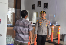 Tetap Humanis Disaat Kapolres Bondowoso sidak kantor Satpas