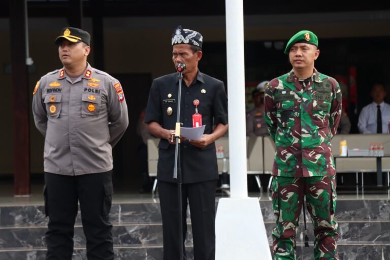 Kapolres Tanah Laut Mengikuti Apel Pengecekan Personil dan Peralatan Satgas Kontijensi Kapolres Tanah Laut Mengikuti Apel Pengecekan Personil dan Peralatan Satgas Kontijensi