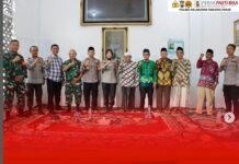 Jalin Silaturohmi Kapolres Pelabuhan Tanjung Perak Sowan Ke Ponpes Al Fitrah Surabaya