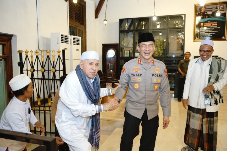 Hut Arek Bonek Bersama Polrestabes Surabaya Gelar Majlis Dzikir Maulidurrosul S.A.W