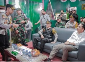 Walikota Dan Kapolrestabes Surabaya Turun Lapangan Pastingan Keamanan Malam Tahun Baru 2023