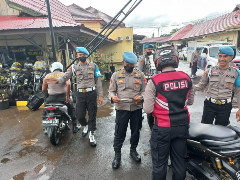 Dukung Ops Keselamatan Intan 2023 Sie Propam Polres Tanah Laut Lakukan Pemeriksaan Seluruh Personil