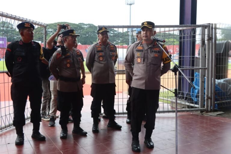 Pengamanan Maksimal Polres Kediri Kota  Laga Persik vs Persebaya di Stadion Brawijaya Berjalan Aman Dan Lancar