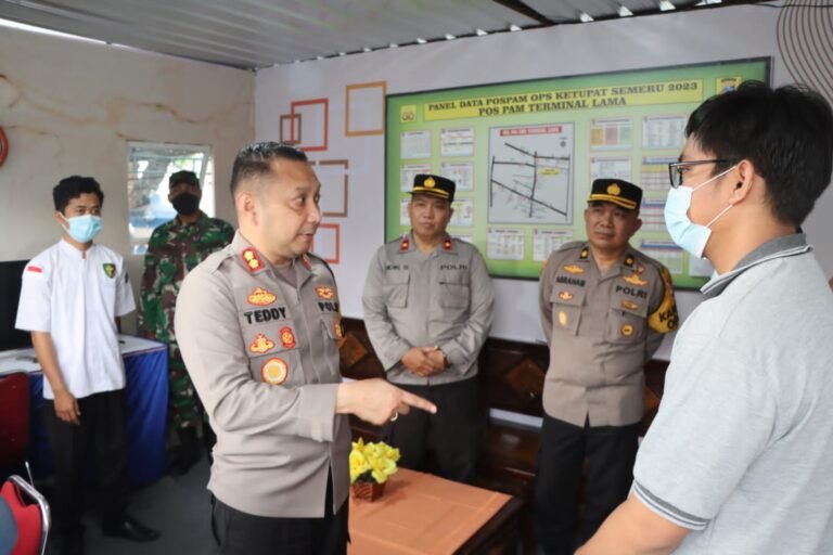 Ops Ketupat Semeru 2023, Kapolres Kediri Kota Cek Pospam dan Posyan di Kota Kediri. Ops Ketupat Semeru 2023, Kapolres Kediri Kota Cek Pospam dan Posyan di Kota Kediri.