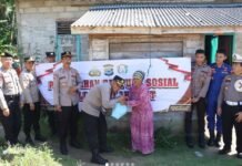 Polres Tanah Laut Bersama Pejabat Utama Bagijan Bansos Di Bulan Suci Ramadhan