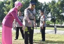 Kapolres Tanah Laut Pimpin Ziarah Ke Makam Pahlawan Dalam Rangka Hari Bhayangkara Ke 77