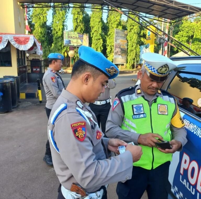 Operasi Patuh Intan 2023 Polres Tanah Laut Tegakkan Disiplin Di Kalangan Personil Polri Operasi Patuh Intan 2023 Polres Tanah Laut Tegakkan Disiplin Di Kalangan Personil Polri