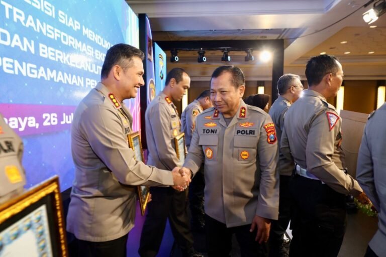 Kapolresta Malang Kota Terima Penghargaan Kapolda dalam Musrenbang Polda Jatim