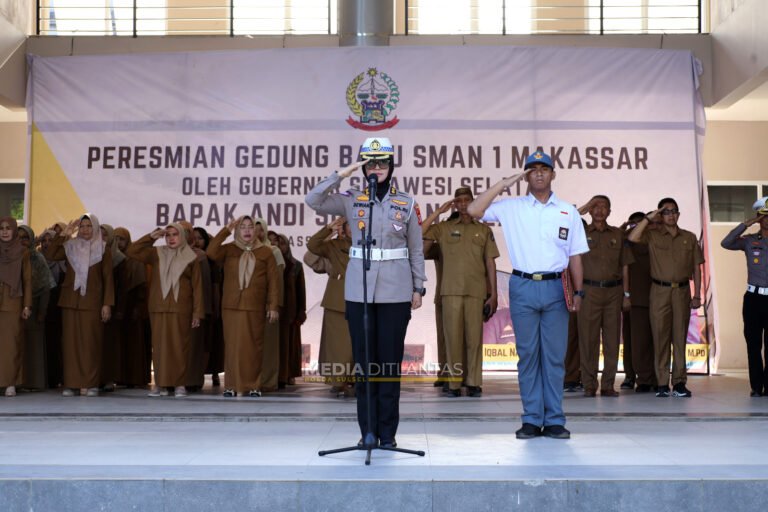 Ditlantas Sulsel dan jajaran serentak melaksanakan program Police Goes to School