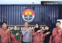 Kadiv Humas Polri Hadiahi Lima Jurnalis ke Tanah Suci