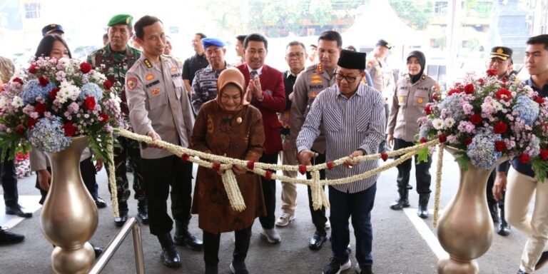 Kemenpan RB Resmikan Pembangunan 3 Gedung Baru dan Kantor Pelayanan Terpadu Milik Polresta Malang Kota