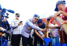 Hari Jadi Ke-72 Humas Polri Dirayakan Dengan Berbagi Air Bersih
