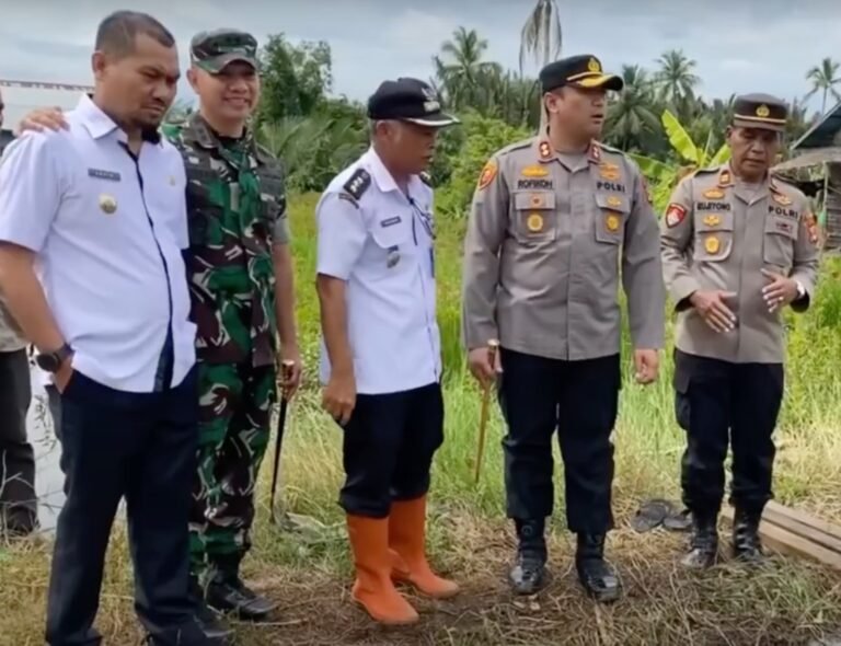 Kapolres Tanah Laut Beserta Staf dan Jajaran   Mengucapkan Selamat Ulang Tahun Ke – 78  Tentara Nasional Indonesia