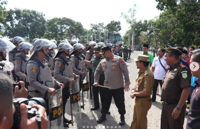 Polres Tanah Laut Laksanakan Apel Gelar Pasukan Operasi Mantap Brata 2023 – 2024