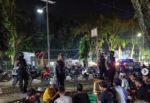 Personil Sat Samapta Polres Tanah Laut Melaksanakan Patroli Dialogis Bersama Kawula Muda